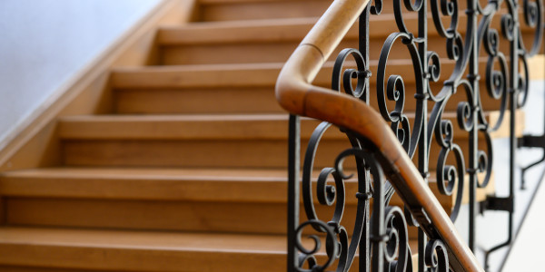 Pintar Fachadas y Patios de Luces de Comunidades Vecinos / Propietarios Ribatejada · Pintado de Pasillos, Escaleras y Zonas de Tránsito