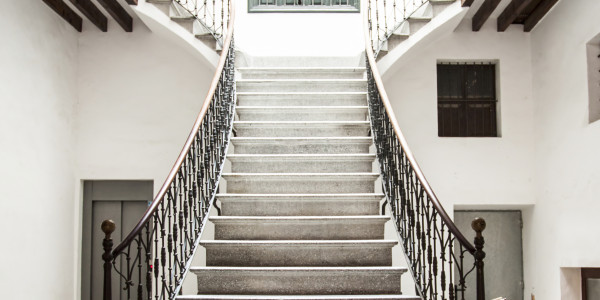 Rehabilitación y Restauración de Fachadas Loeches · Pintado de Escaleras, Patios Interiores, Patios de Luces, Ascensores
