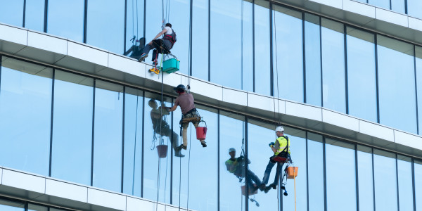 Trabajos Verticales en Fachadas de Edificios / Viviendas Carabaña · Pintado Económico y Rápido de Fachadas
