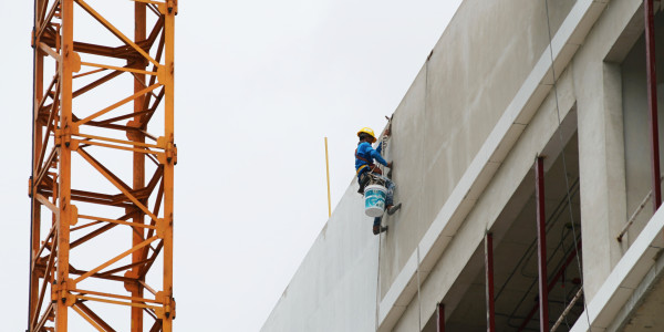 Trabajos Verticales en Fachadas de Edificios / Viviendas Carabaña · Pintar Edificios de Construcción de Obra Nueva